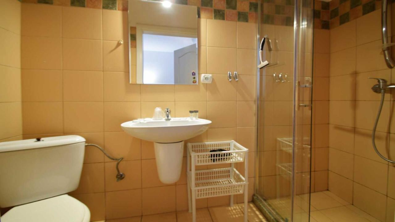 Ow Alfa Hotell Rewal Exteriör bild