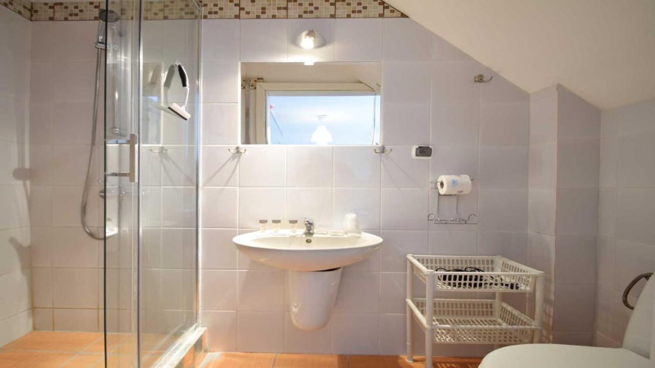 Ow Alfa Hotell Rewal Exteriör bild