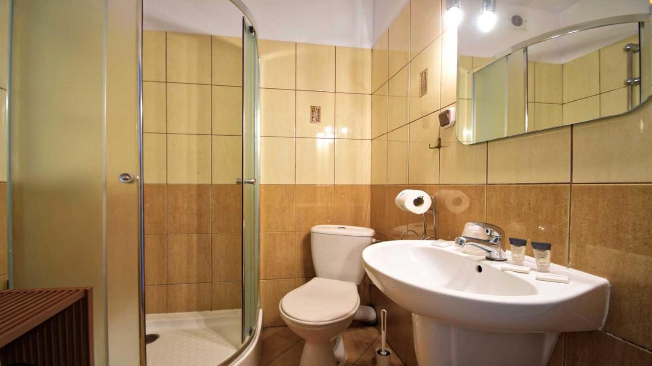 Ow Alfa Hotell Rewal Exteriör bild